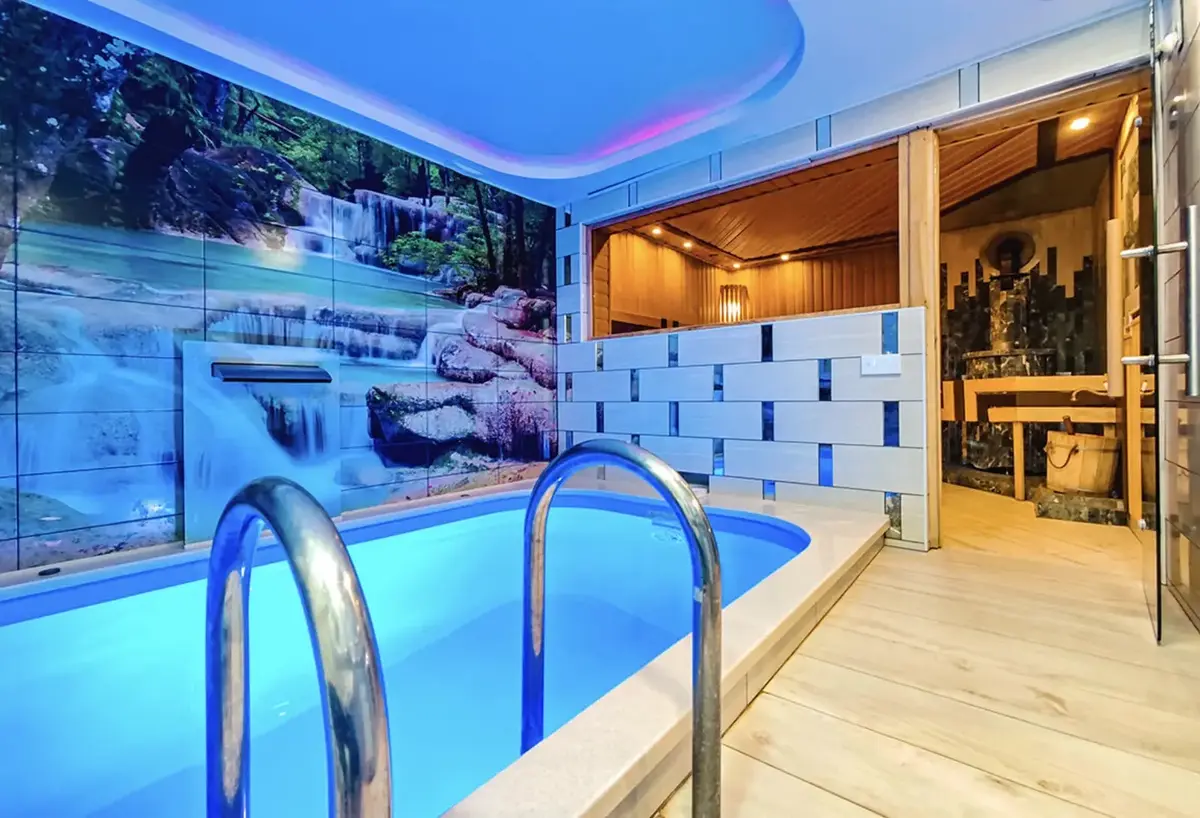 Бассейн и сауна в SPA-комплексе Relax47